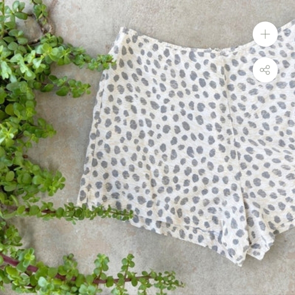 Equipment Femme Lewis Shorts Silk High Rise Animal Print Neutral Boho Preppy L - Picture 5 of 9